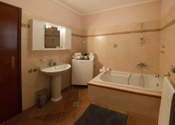 Duketis 아파트 로비니